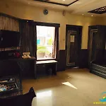 Bombay Beach Resort