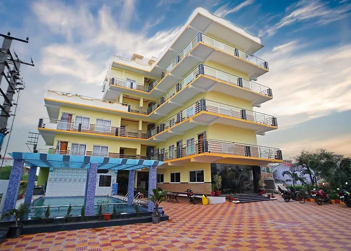Hotel Dream Basanti !! Beachfront !! Family Resort !!