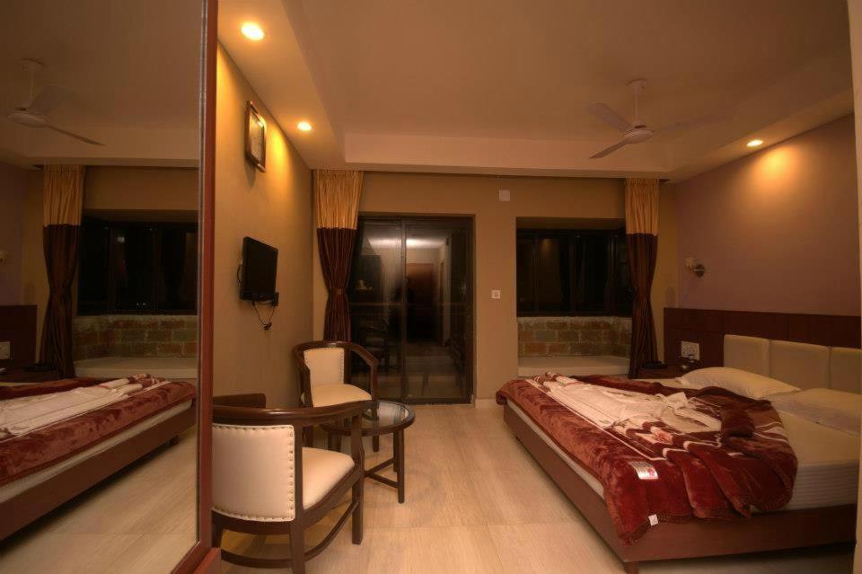 Resort Adb Kanvas Mandarmani