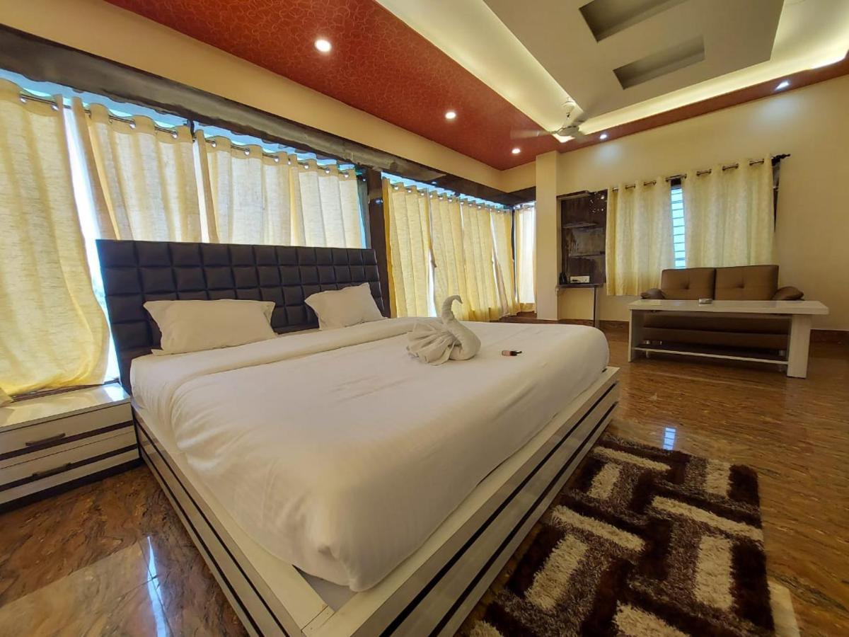Sweet Dream Swimming Pool Hotel 3*