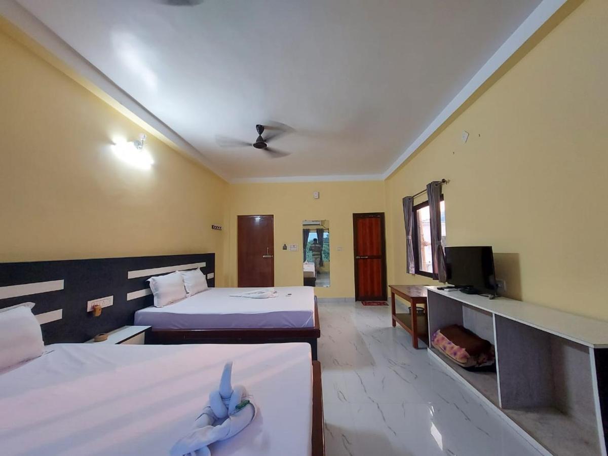 Hotel Blue Stone & Restaurant Mandarmani