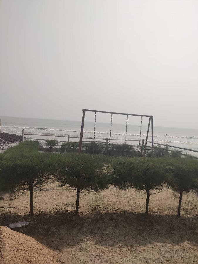 Royal Beach 2*