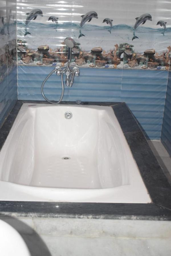 Royal Beach Hotel 2*