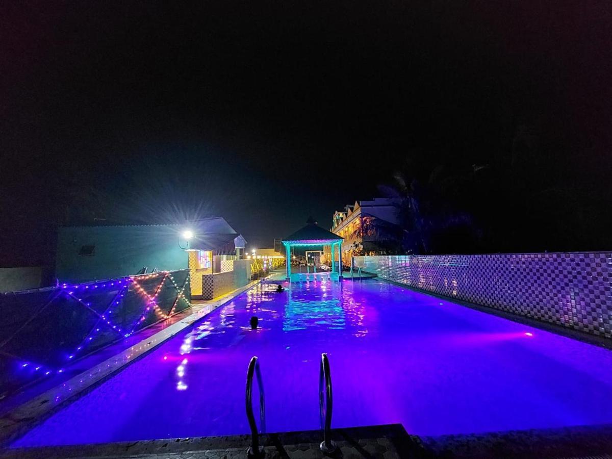 Sweet Dream Swimming Pool 3*