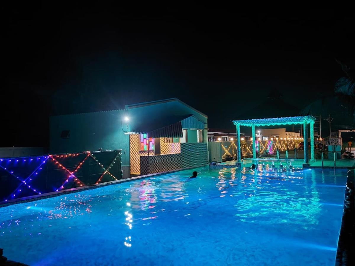 Sweet Dream Swimming Pool Hotel 3*