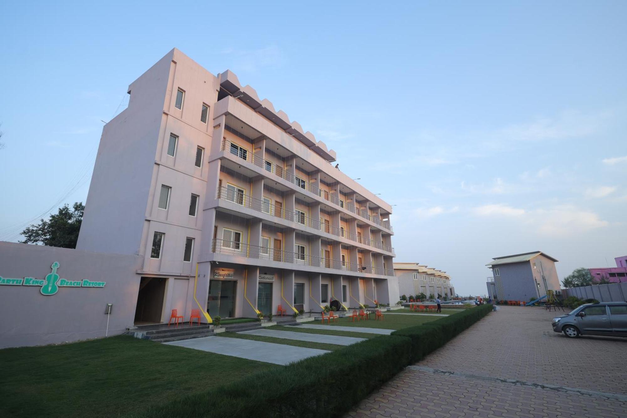Parth King Hotel 4*