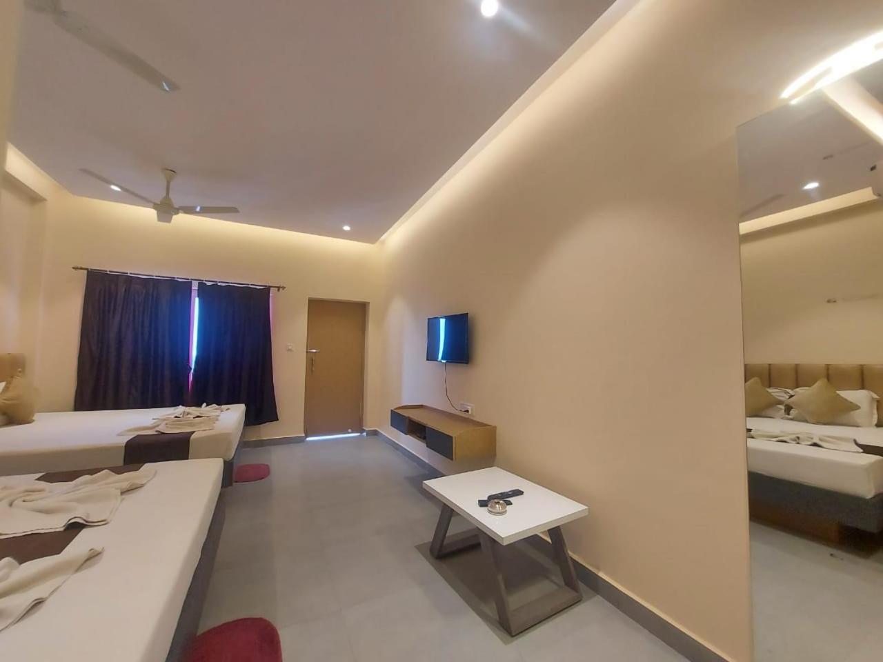 Hotel Parth King 4*