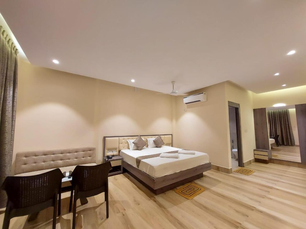 Parth King Hotel 4*