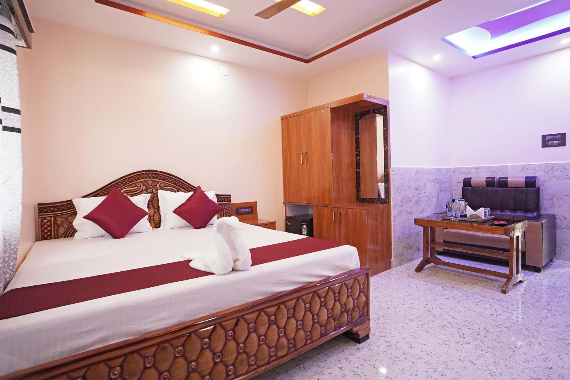 Dream Basanti !! Beachfront !! Family !! Resort Mandarmani