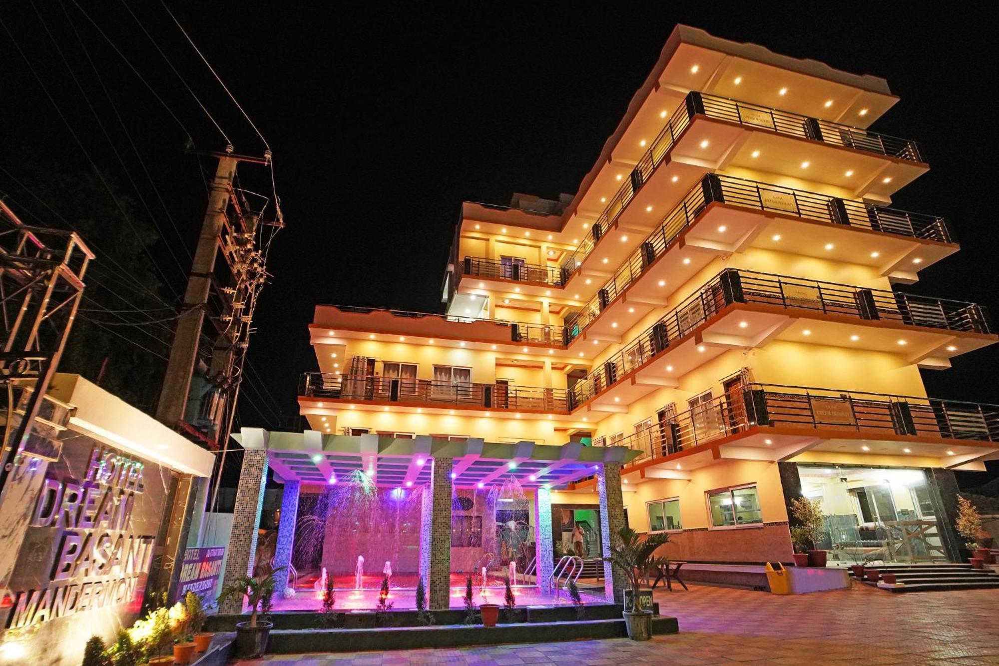Dream Basanti !! Beachfront !! Family !! Resort 3*