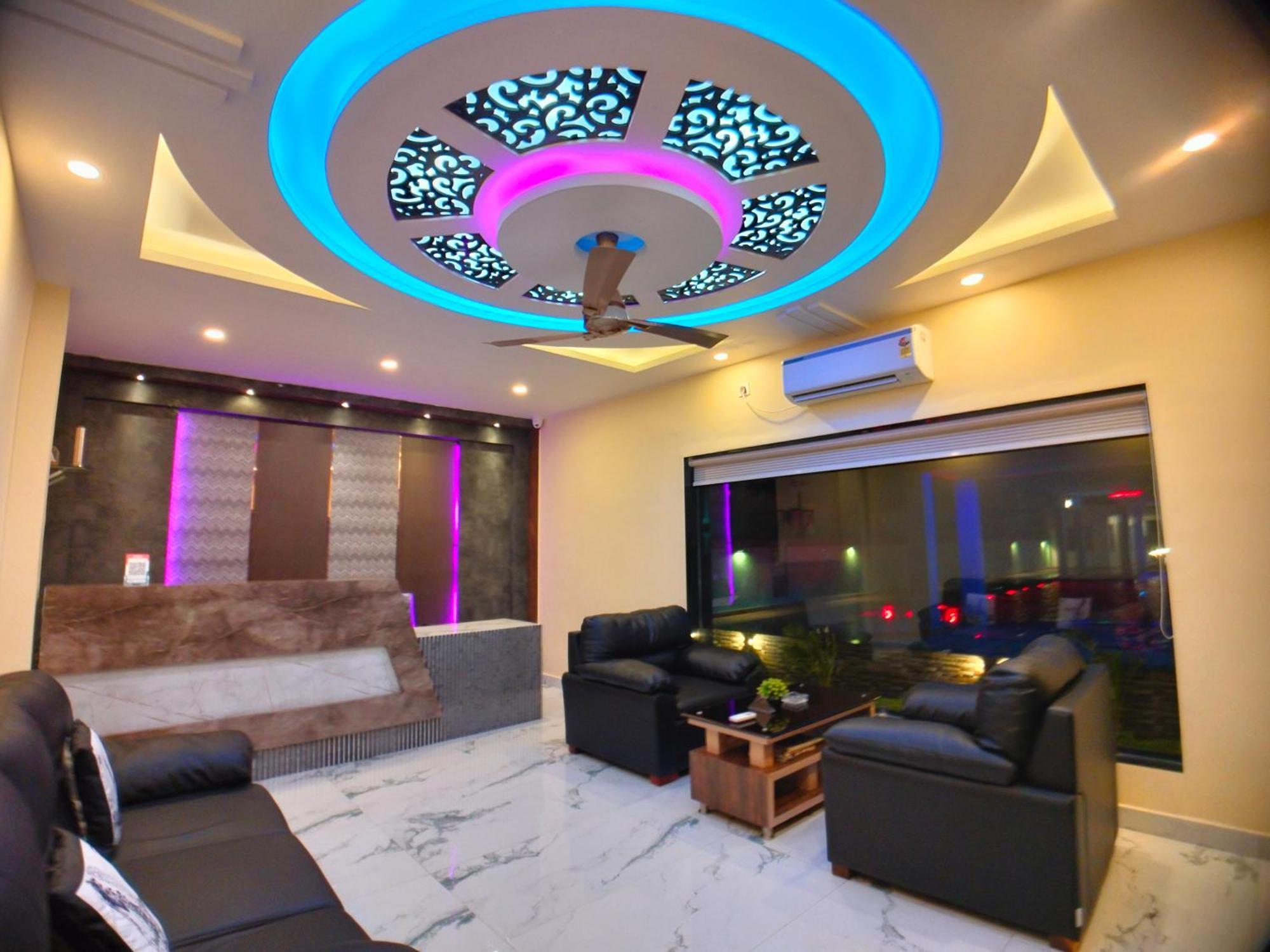 Resort The Triton *