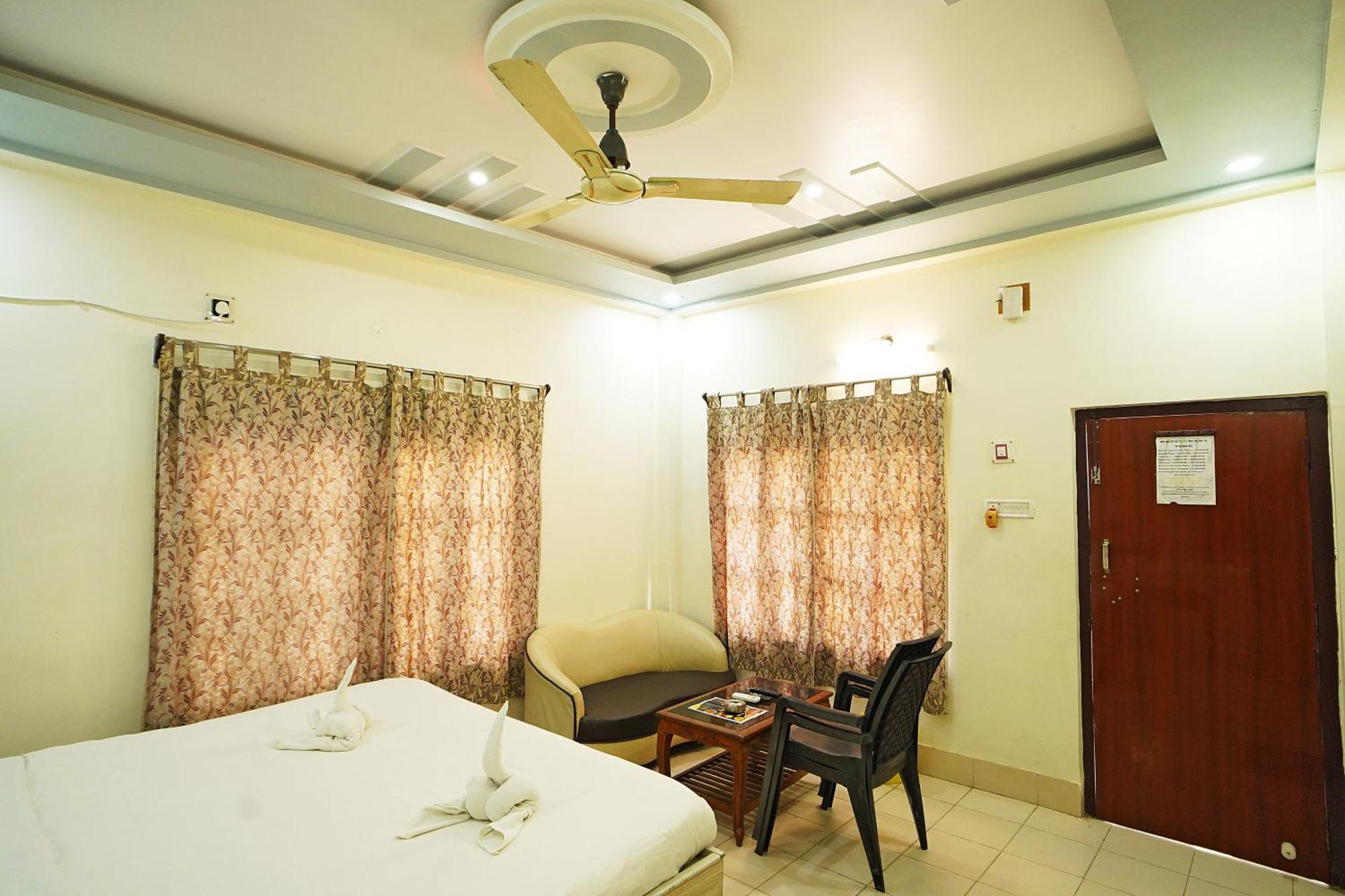 Resort Santiniketan And !! On Family !! 3*