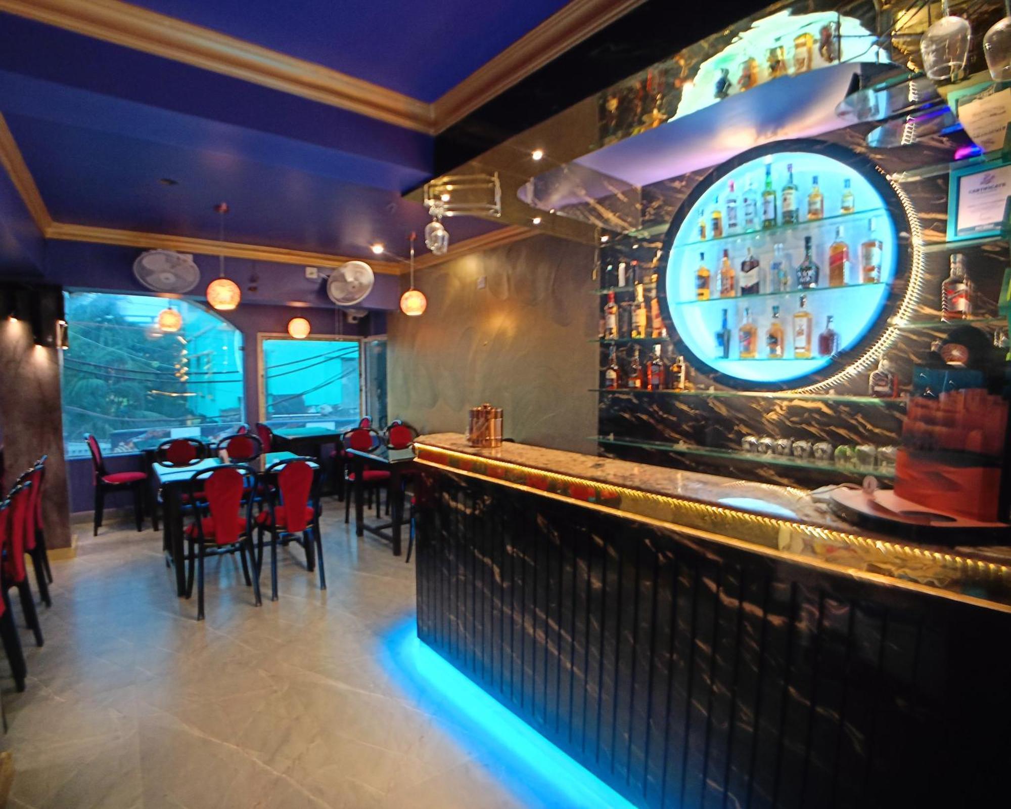 Maniraj Hotel