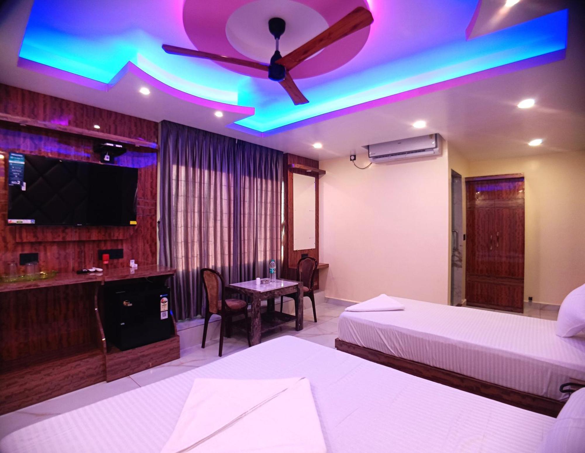 Maniraj Hotel 3*