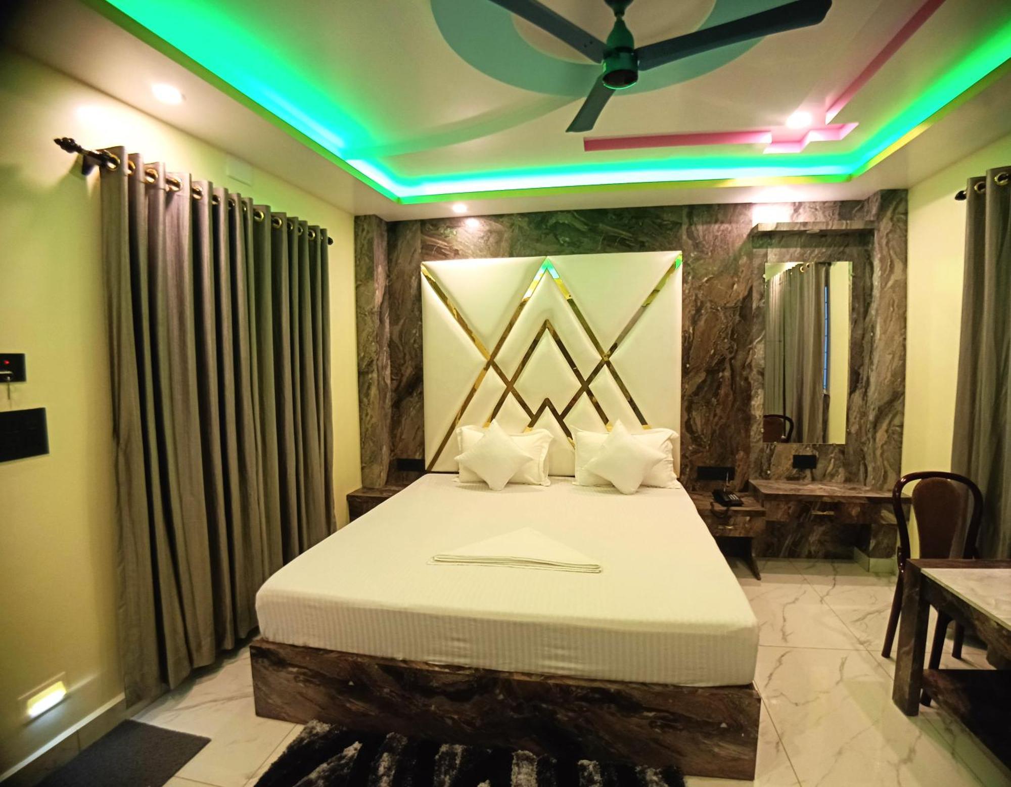 Maniraj Hotel