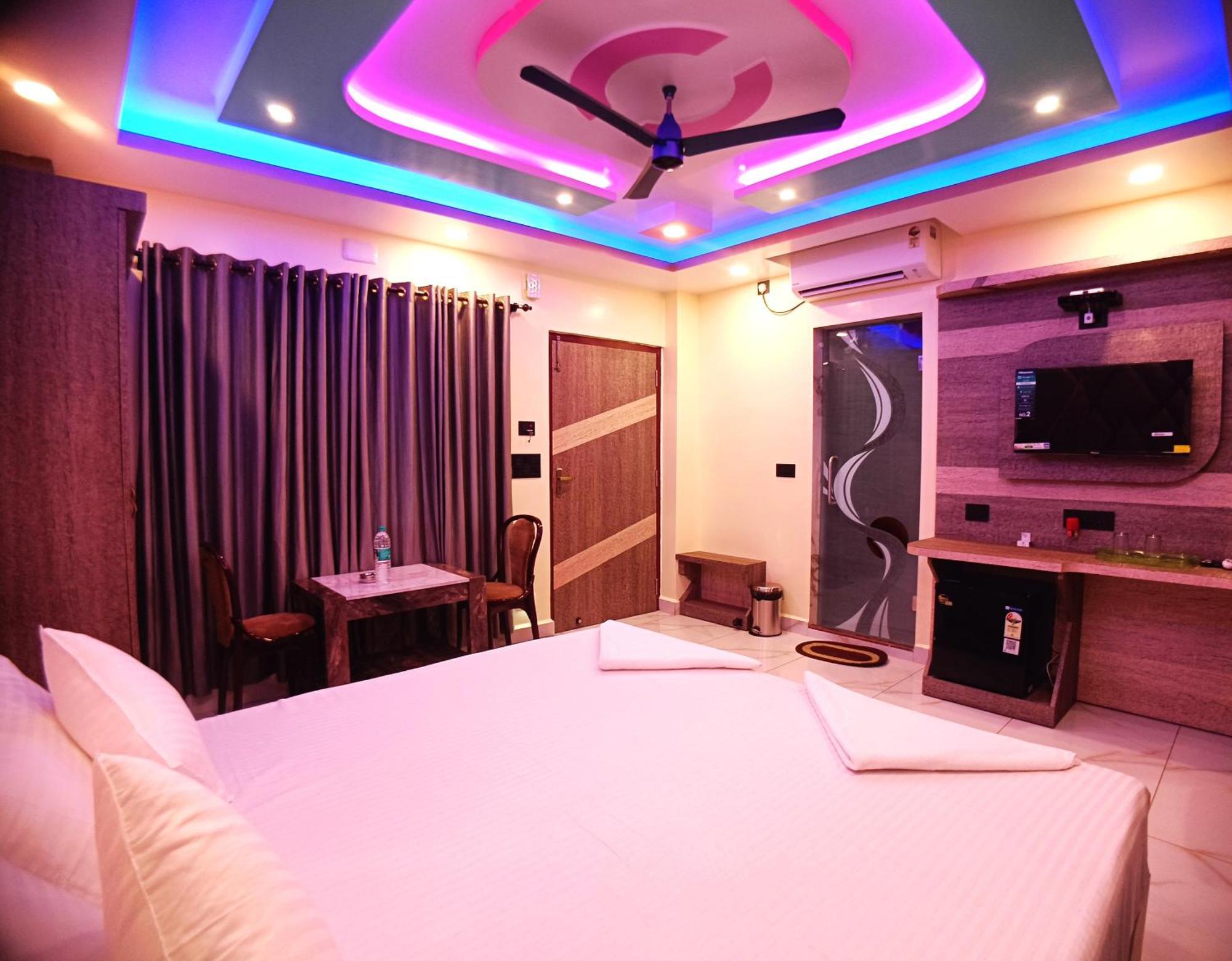 Maniraj Hotel 3*