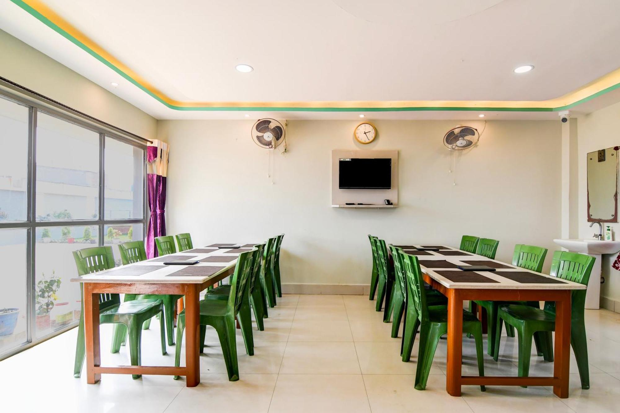 Hotel O Sea Wander *